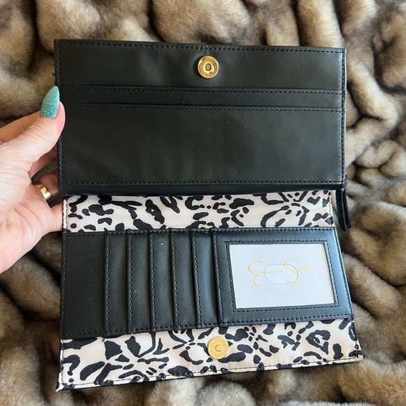 Jessica Simpson, wallet - Picture 2 of 3